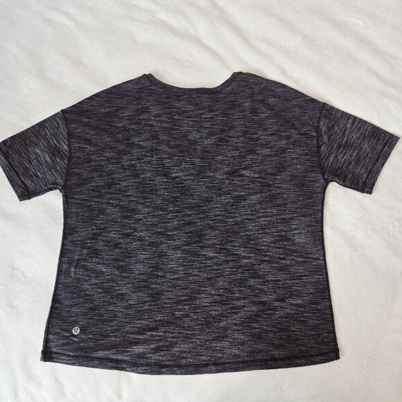 Lululemon Run It Out Tee Heathered Black Size 8 - Picture 4 of 9